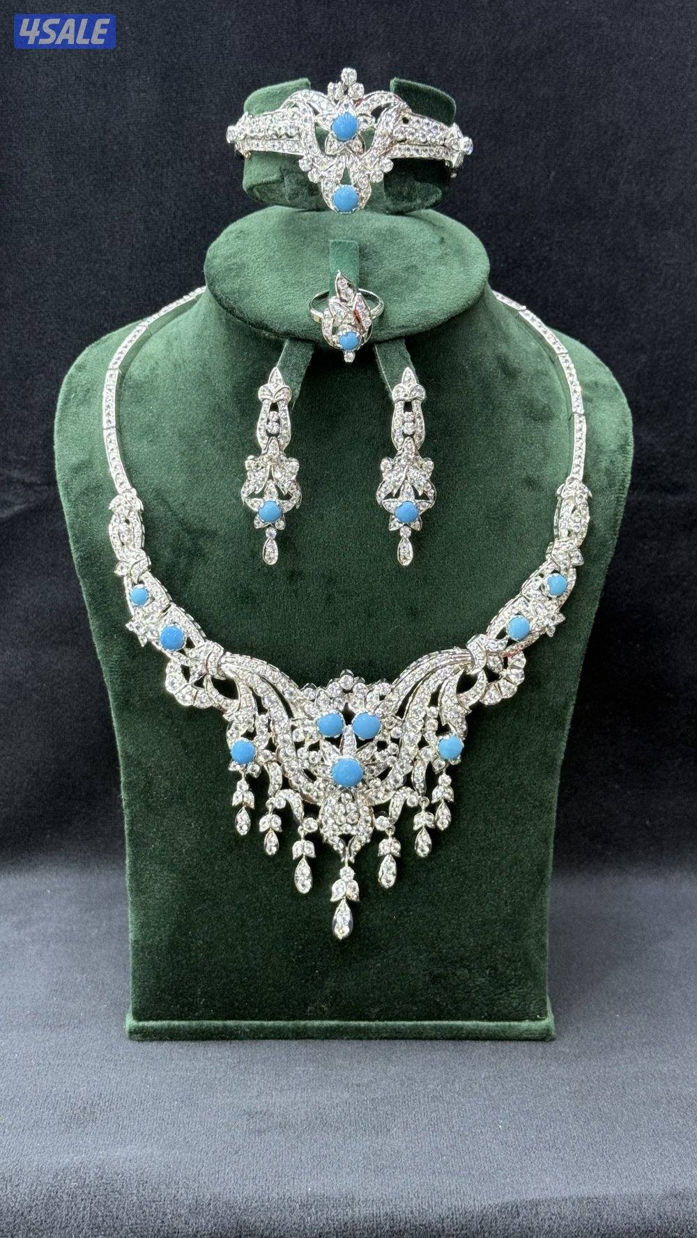 طقم نسائي فضة عيار 925 مطلي بالروديوم – فصوص زركون أبيض4