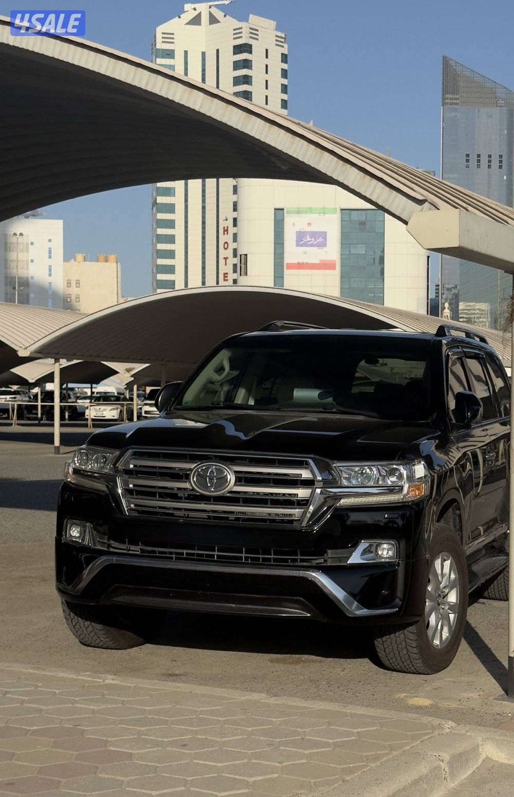 لاندكروزر gxr ٨سلندر نظيف ماشي ١٢٧ الف0