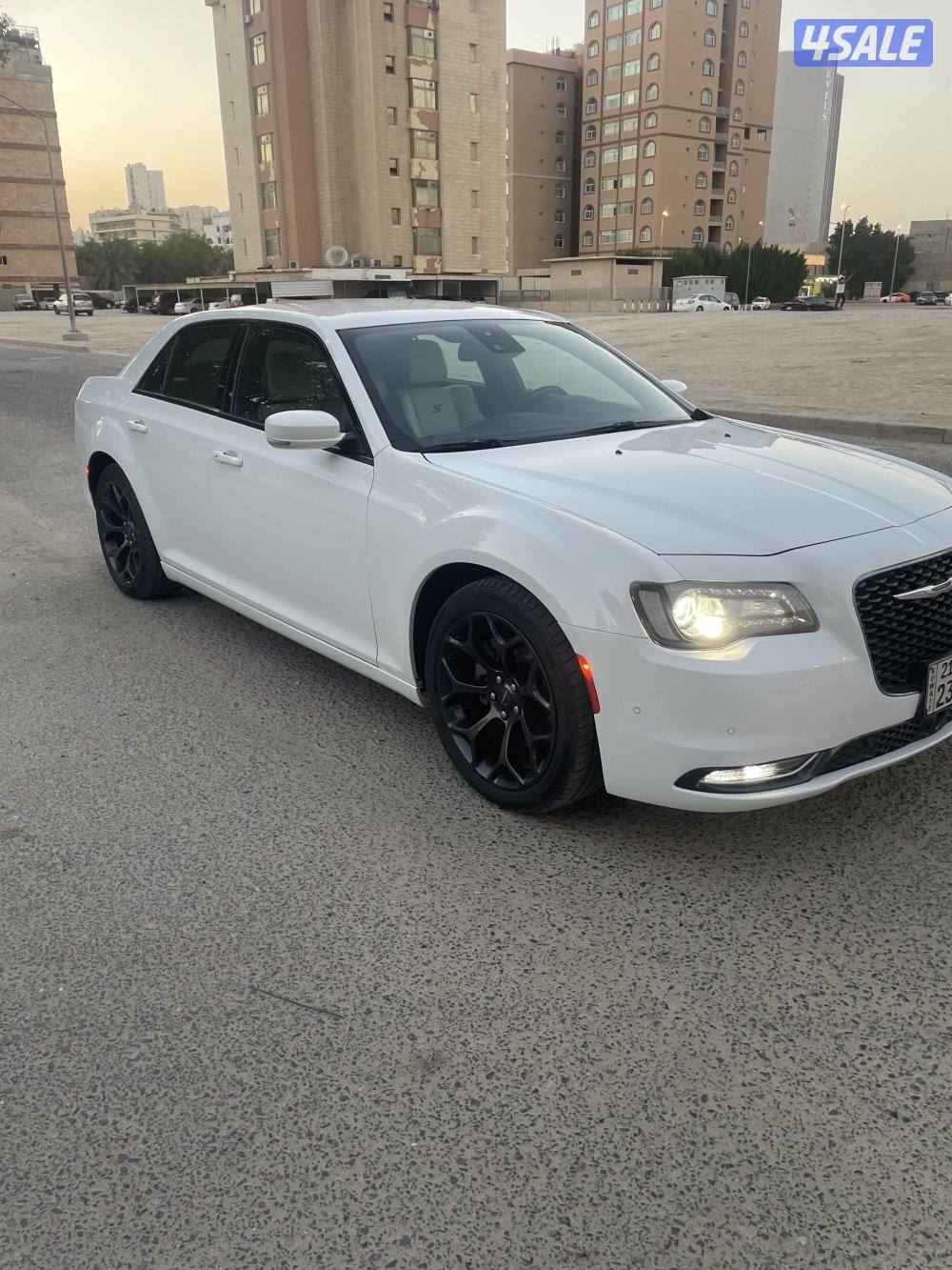 للبيع كرايزلرS3002