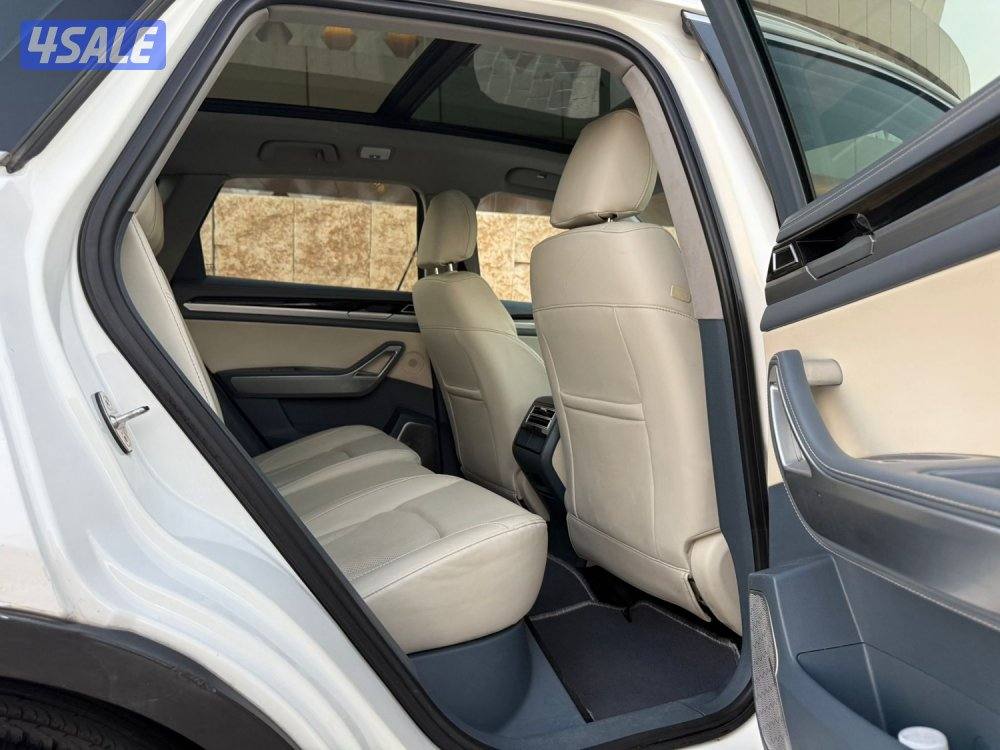 جيب دومني  // X 7  // 2018  //12