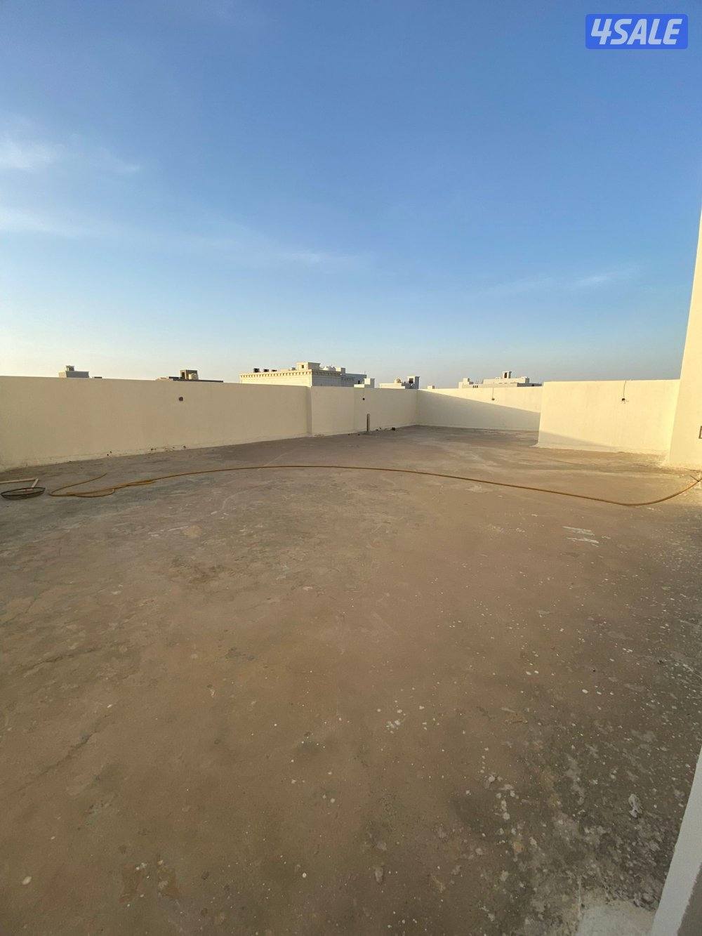 شقه دور كامل في الوفره موقع البيت ممتاز ثلاث جهات مدخل خاص اصنصير ودرج1