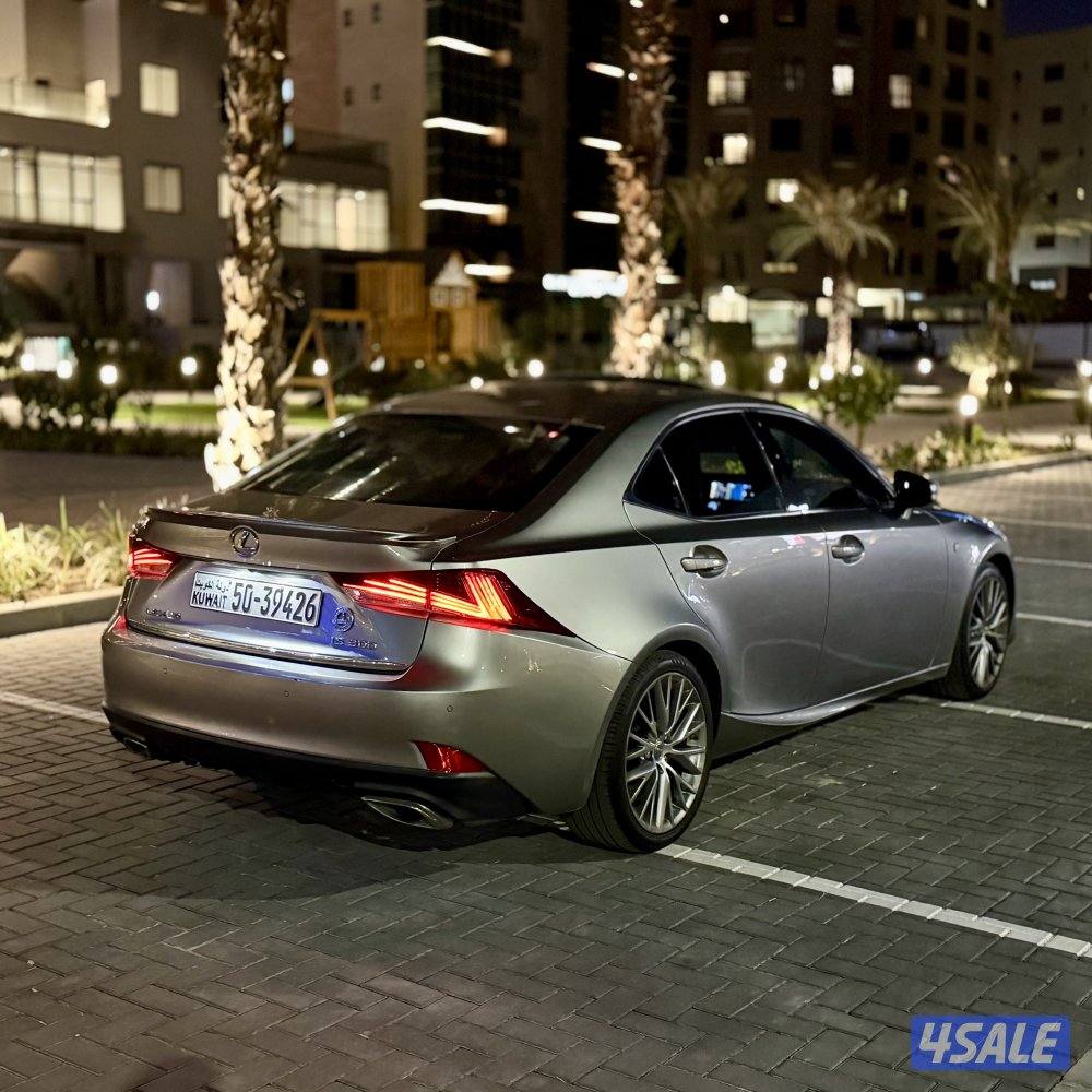 لكزس Is300 / بحالة الوكاله (نادر) / عداد 65 الف سيرفس منتظم بالوكاله5