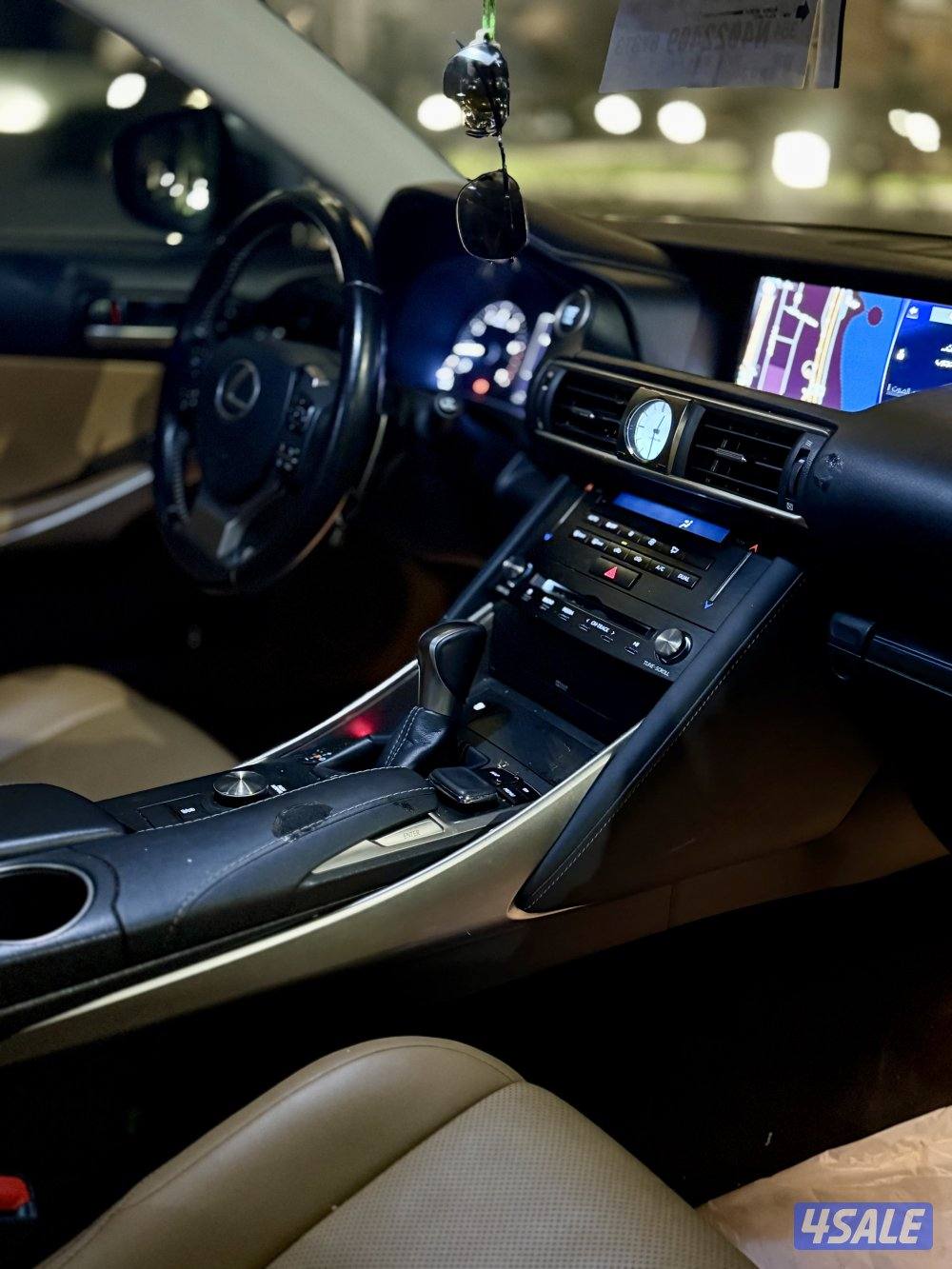 لكزس Is300 / بحالة الوكاله (نادر) / عداد 65 الف سيرفس منتظم بالوكاله7