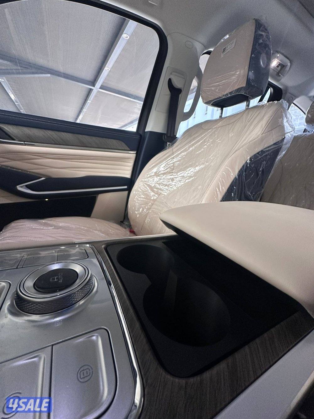 حامل اكواب للتانك 500 و هافال H9  للتواصل على الواتس اب0