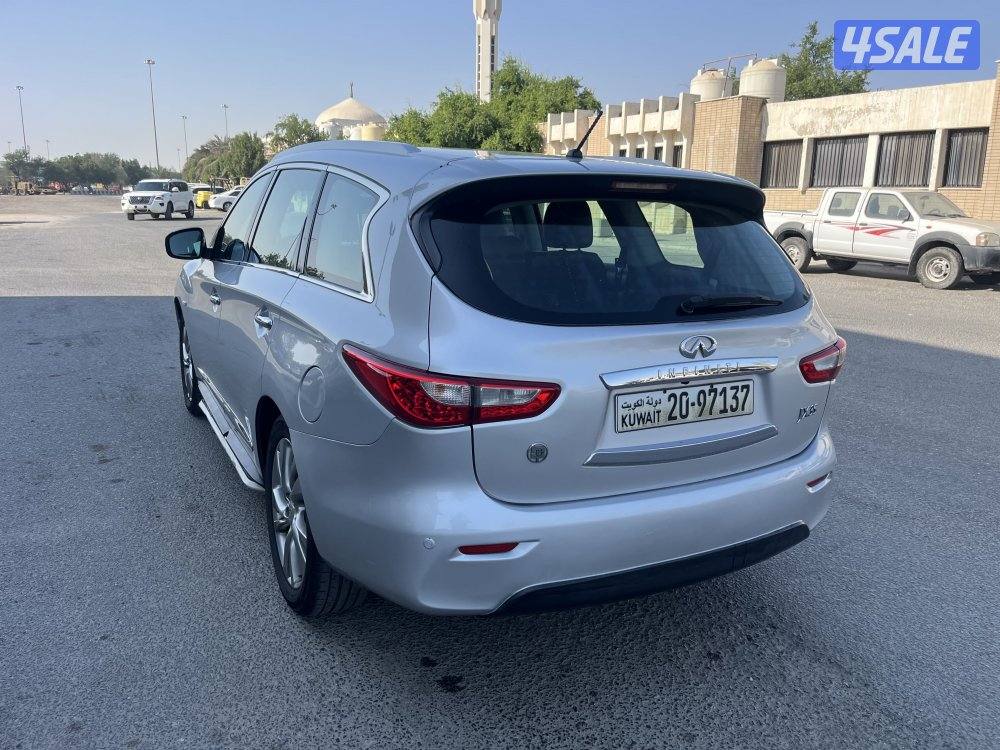 Infiniti JX 35 - 20131