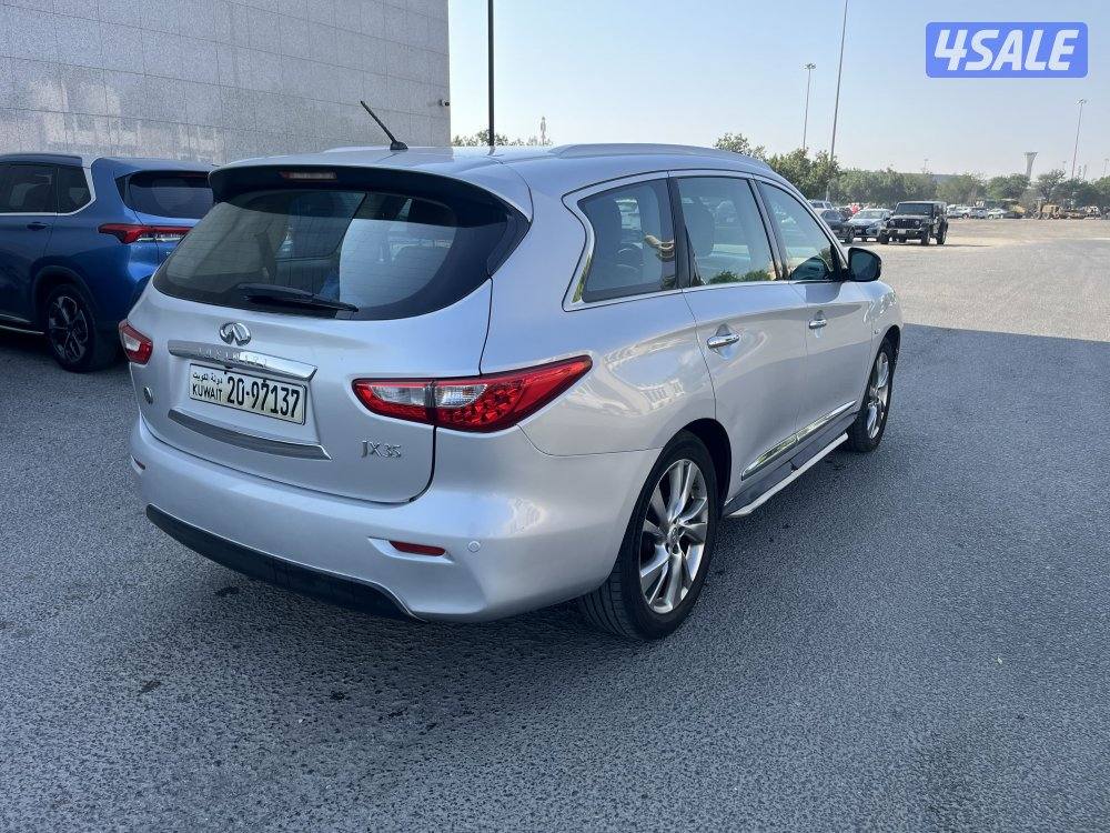 Infiniti JX 35 - 20138