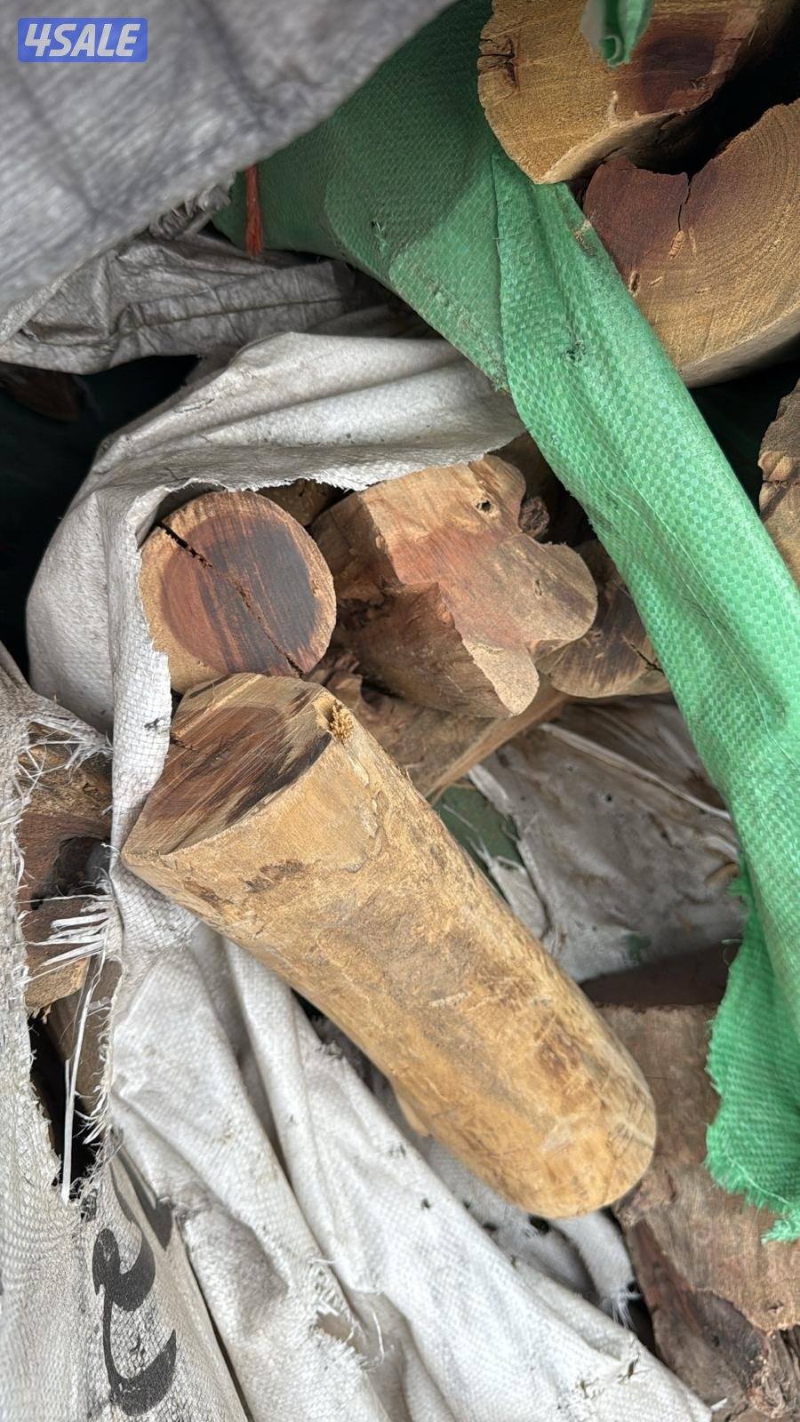 يوجد حطب سمر وحطب زيتون وفحم افريقى البقره وفحم سداسى كرتون شرط الجوده1