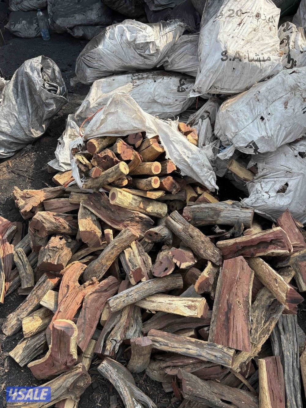 يوجد حطب سمر وحطب زيتون وفحم افريقى البقره وفحم سداسى كرتون شرط الجوده2
