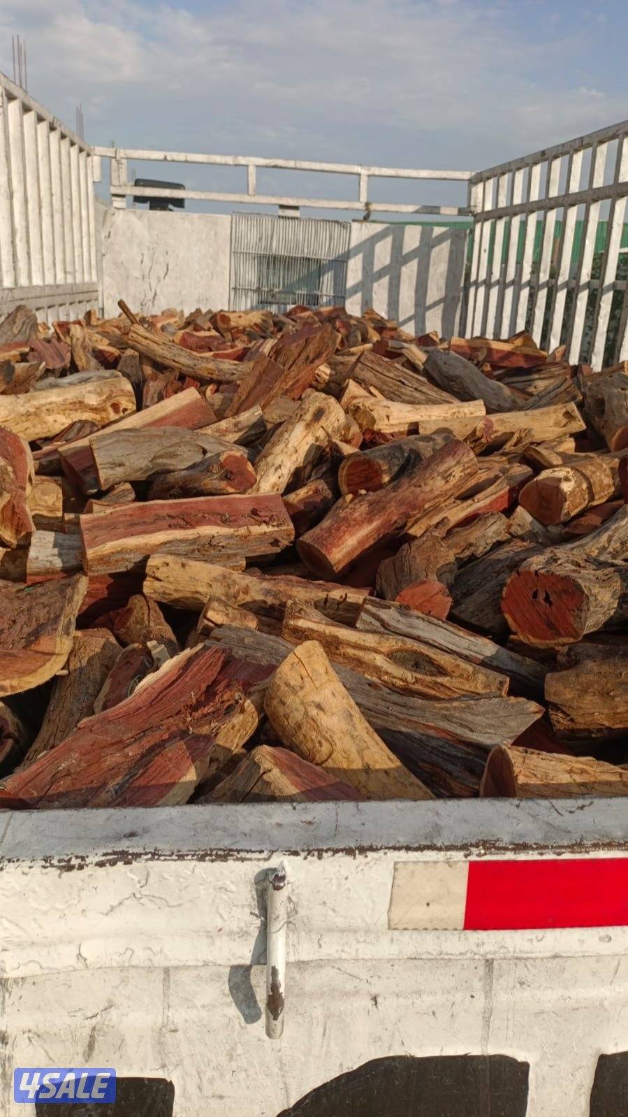 يوجد حطب سمر وحطب زيتون وفحم افريقى البقره وفحم سداسى كرتون شرط الجوده12