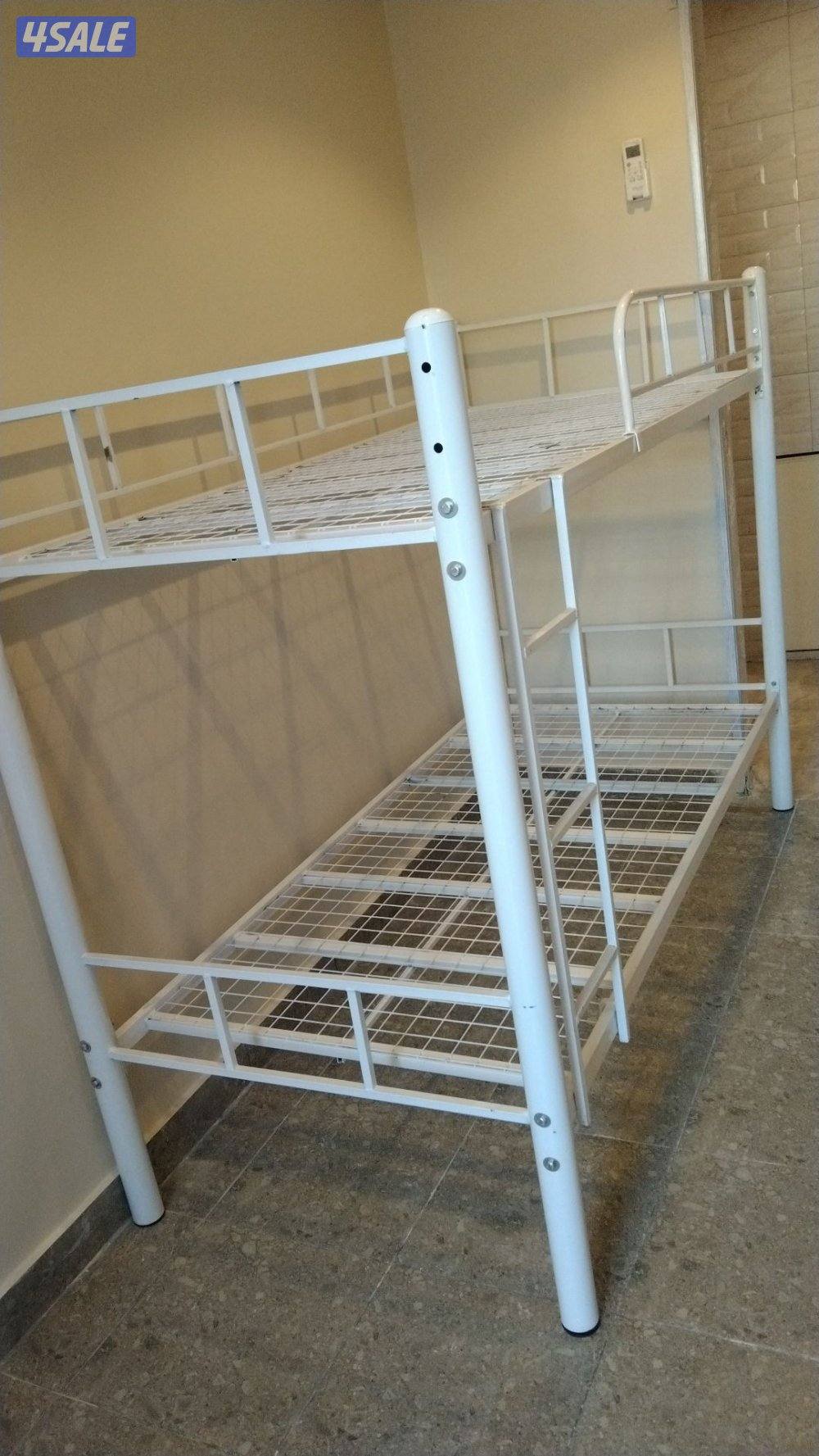 سرير حديد ومرتبه طبيه وبطانيه ومخده والملايات2