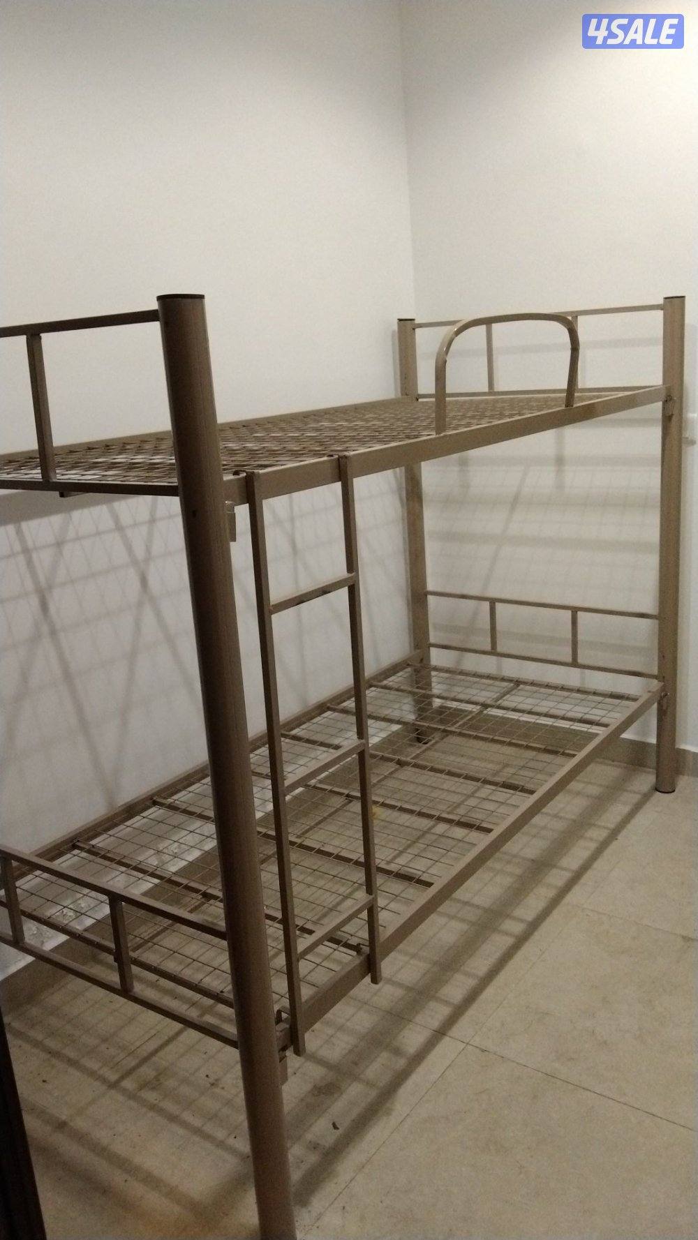 سرير حديد ومرتبه طبيه وبطانيه ومخده والملايات3