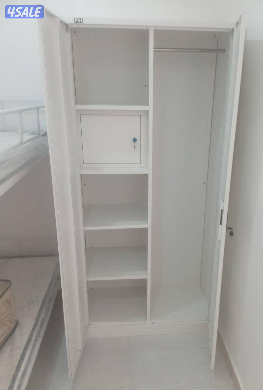 سرير حديد ومرتبه طبيه وبطانيه ومخده والملايات5