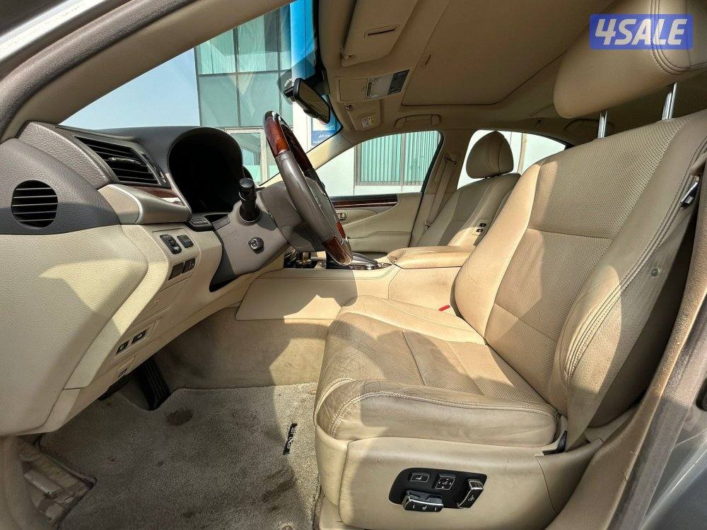 لكزس LS460 عداد 96 الف فقط10