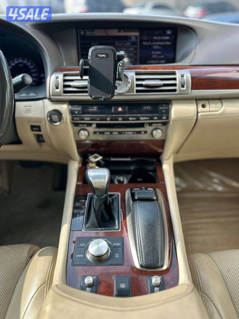 لكزس LS460 عداد 96 الف فقط15