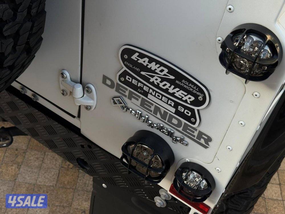 ديفندر90 موديل2013 عداد98الف وارد الغانم سيرفس منتظم بحاله نادروه3