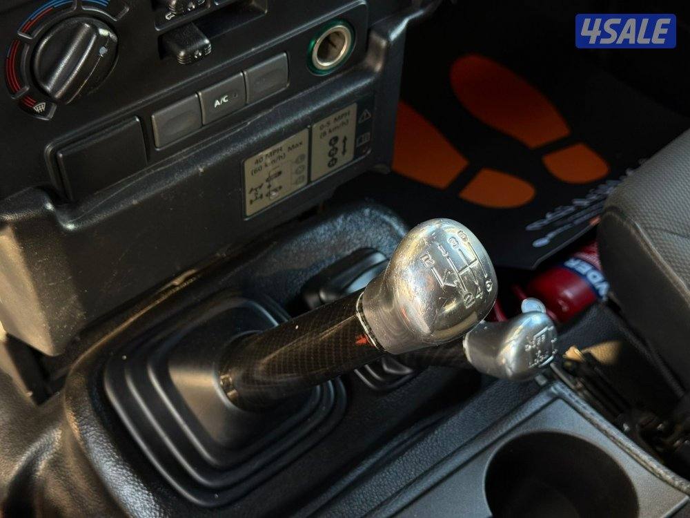 ديفندر90 موديل2013 عداد98الف وارد الغانم سيرفس منتظم بحاله نادروه10