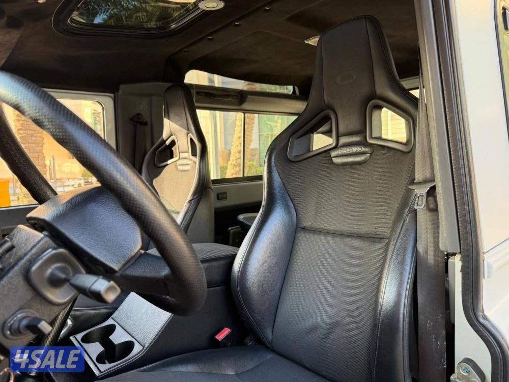 ديفندر90 موديل2013 عداد98الف وارد الغانم سيرفس منتظم بحاله نادروه9