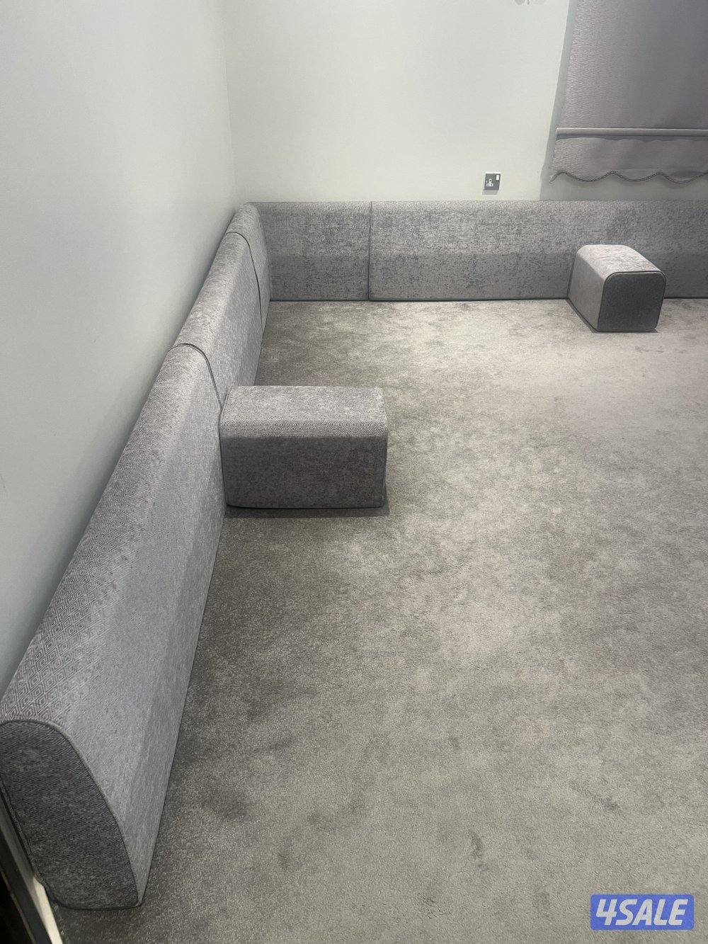 للبيع جلسه مع الستاير والفرشه نظيفه جدا1