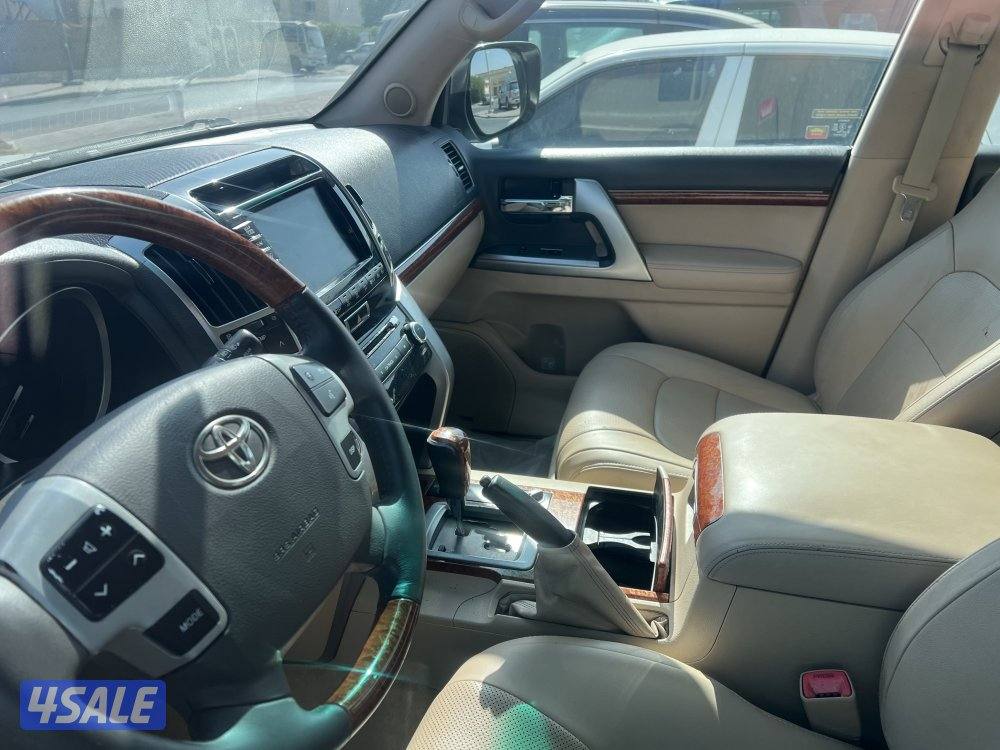 لاند كروزر 20123