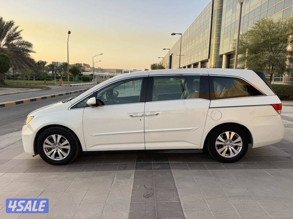 للبيع : هوندا 7 راكب : موديل 20157