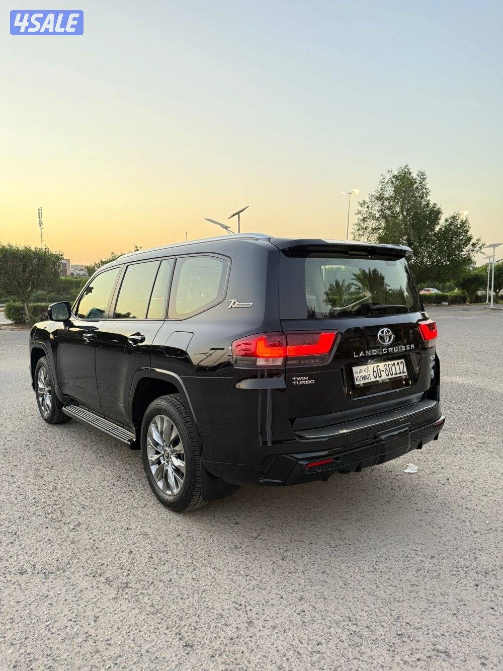 لاند كروز 2022 ايرو S تون تيربو بحاله الوكاله عداد 120 الف2