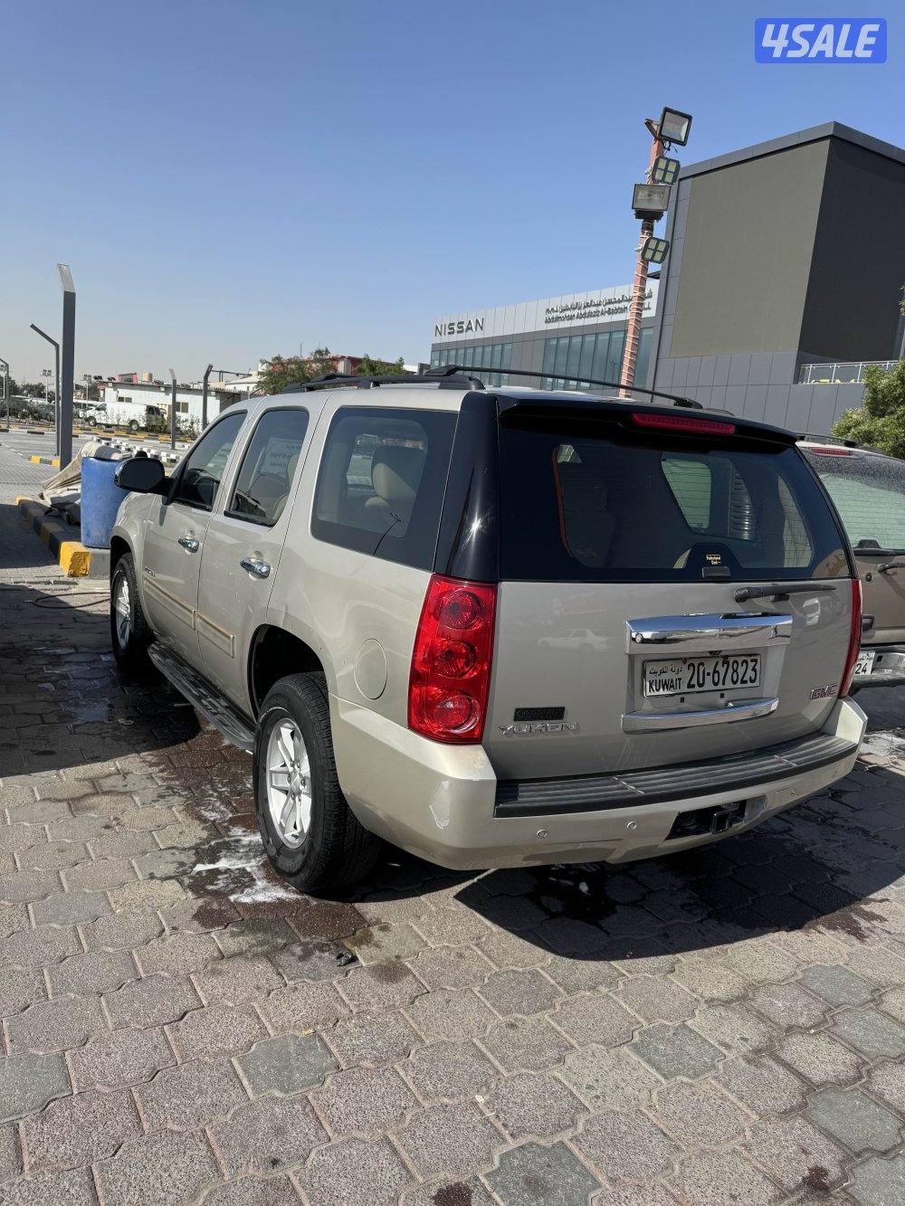 بيع او بدل يوكن 2013 لون ذهبي شرط الفحص4