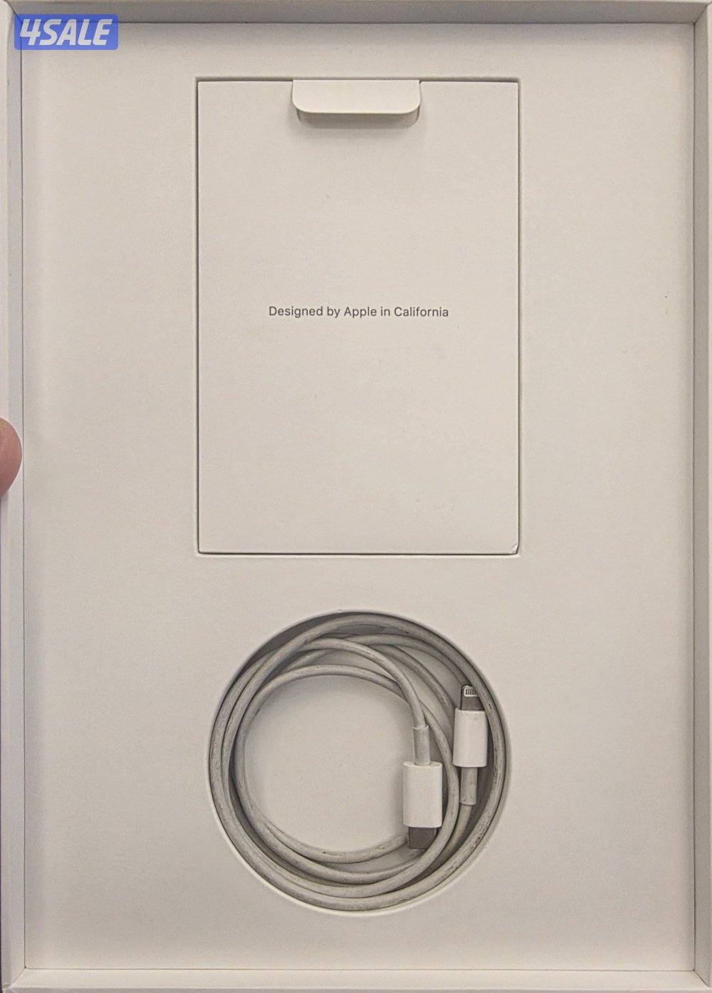 ايباد الجيل السادس..استخدام ممتاز مع غطاء حمايه والكرتون3