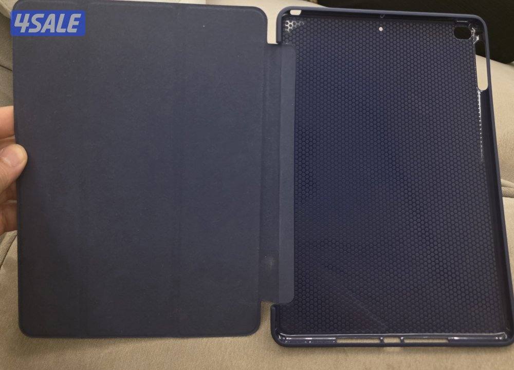 ايباد الجيل السادس..استخدام ممتاز مع غطاء حمايه والكرتون5