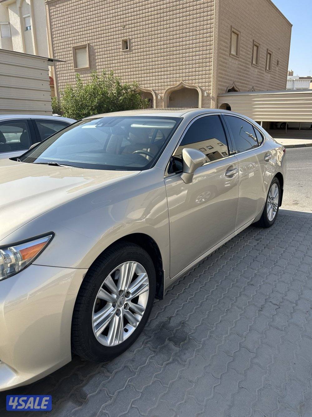 للبيع لكزس 350ES موديل 20130