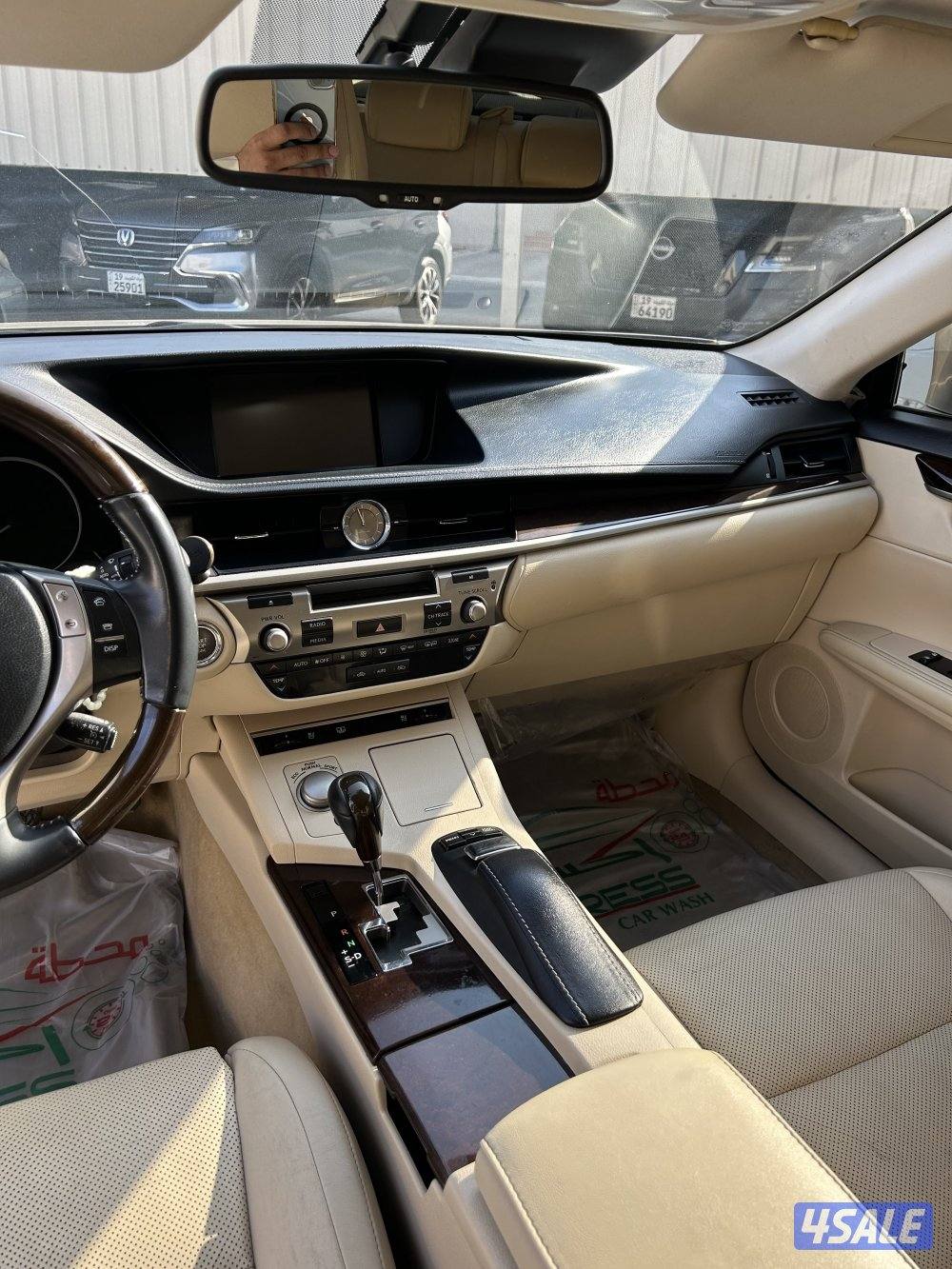 للبيع لكزس 350ES موديل 20131