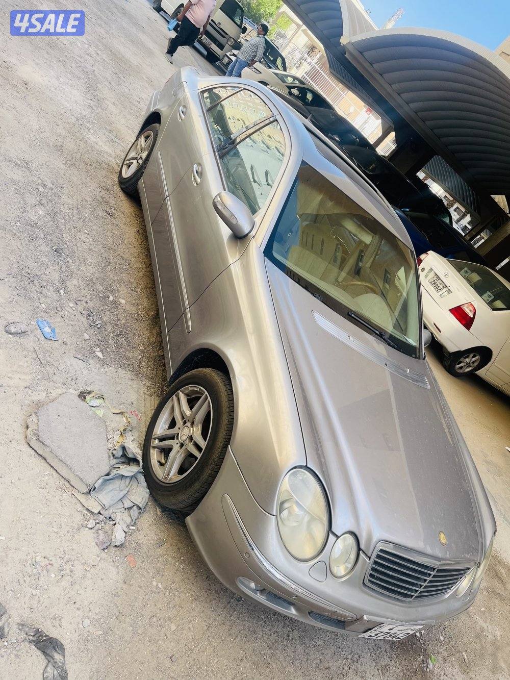 مرسيدس بنز E240 موديل 2004 بحالة ممتازه للبيع او البدل1