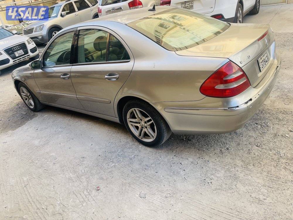 مرسيدس بنز E240 موديل 2004 بحالة ممتازه للبيع او البدل2