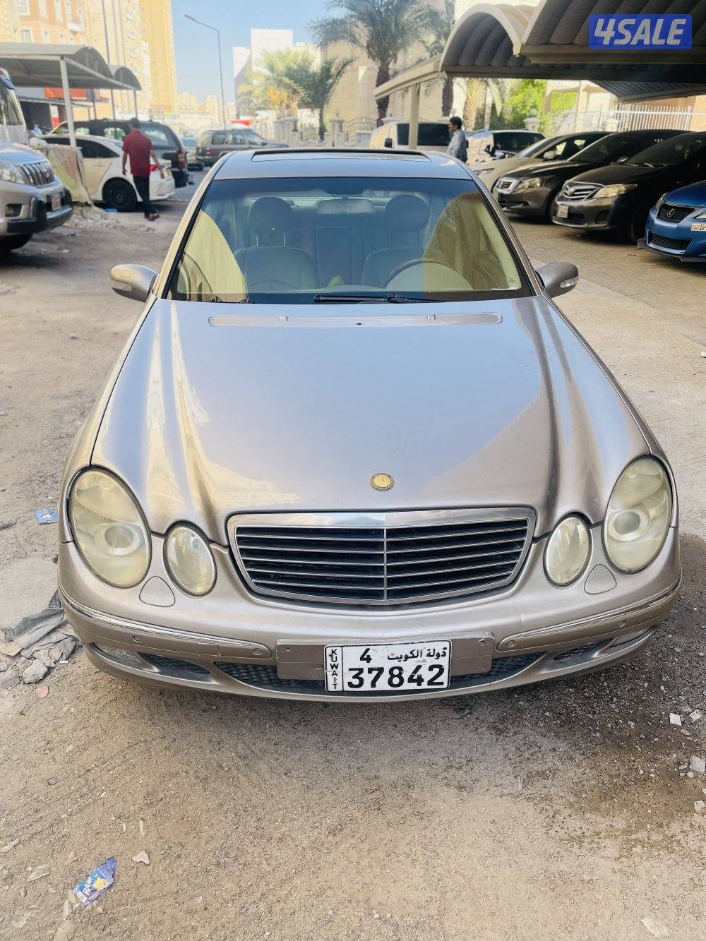 مرسيدس بنز E240 موديل 2004 بحالة ممتازه للبيع او البدل3