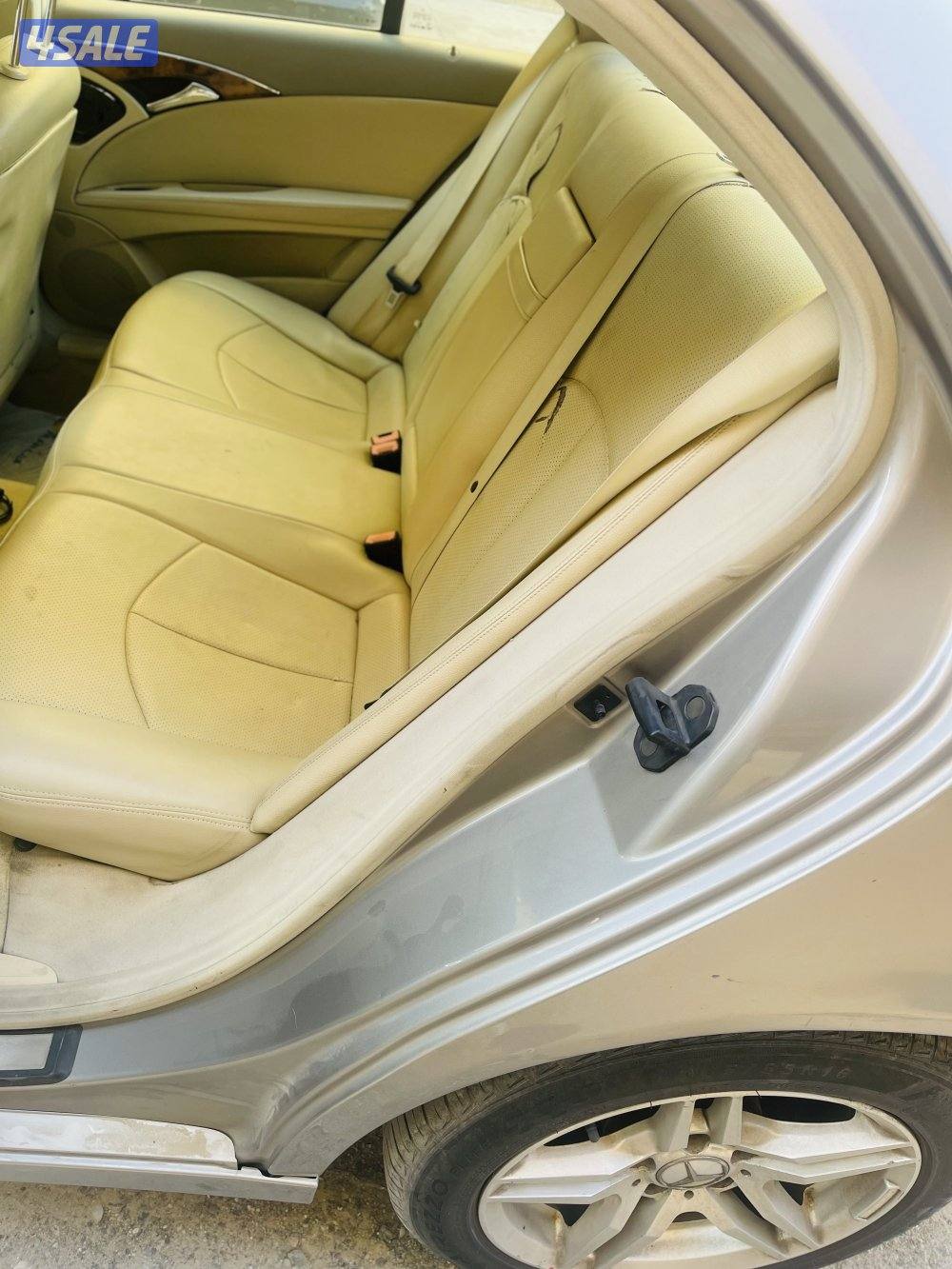 مرسيدس بنز E240 موديل 2004 بحالة ممتازه للبيع او البدل4