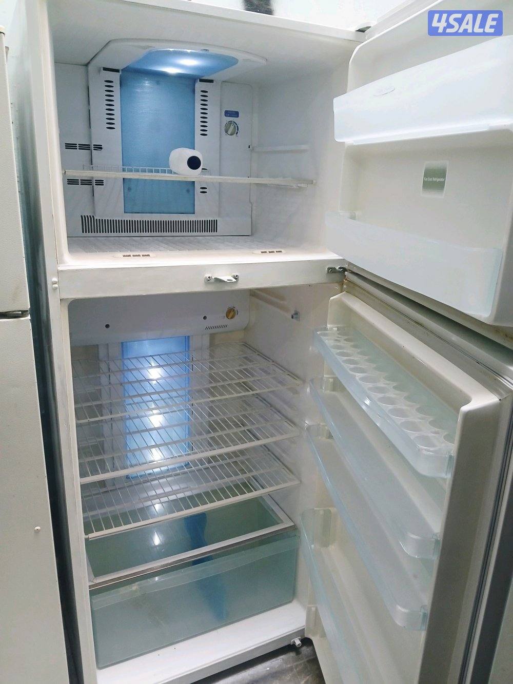 للبيع ثلاجه توشيبا ياباني بحاله جيده جدا عائلية 24قدم1