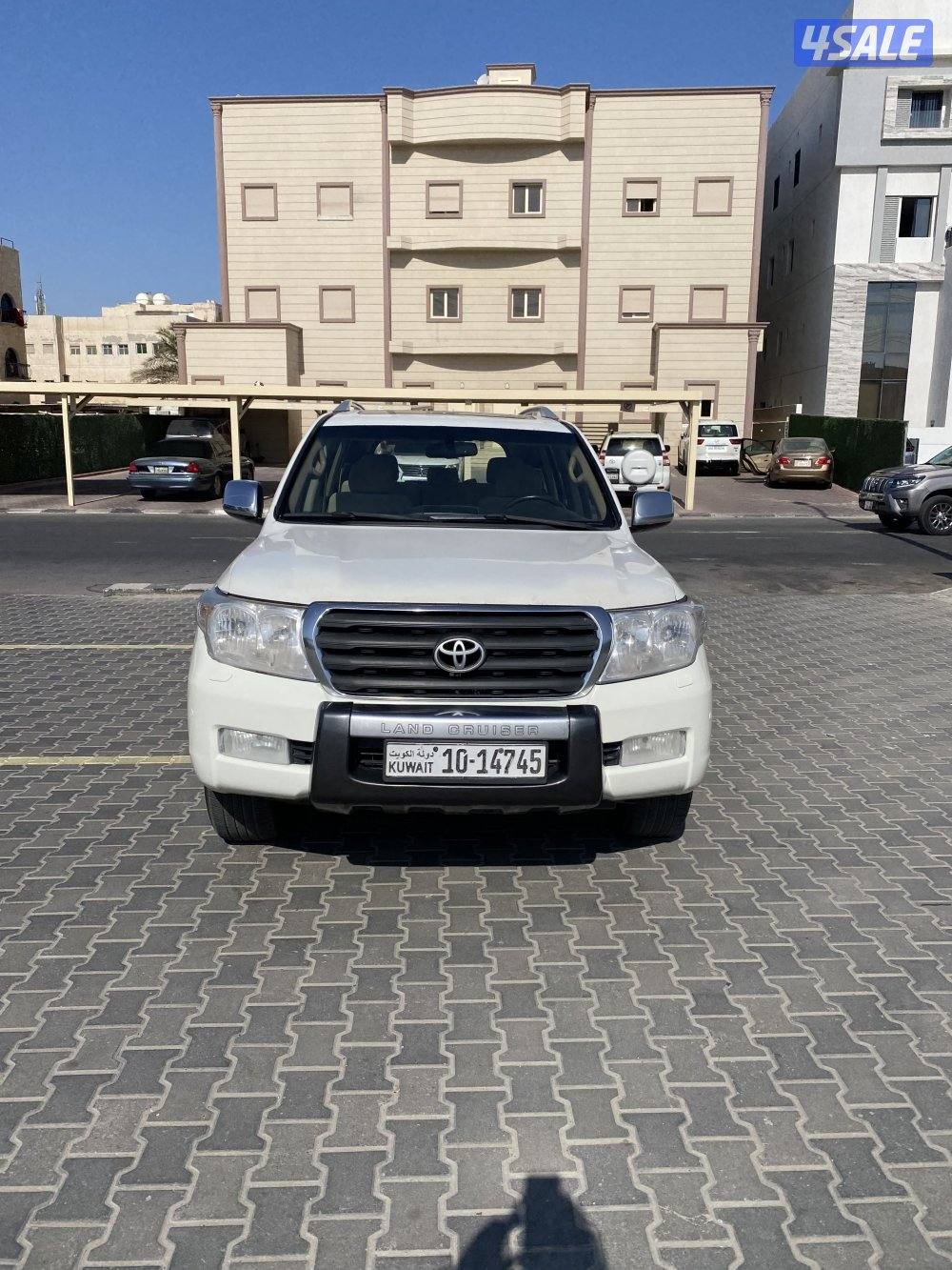 البيع لاندكروزر GXR0