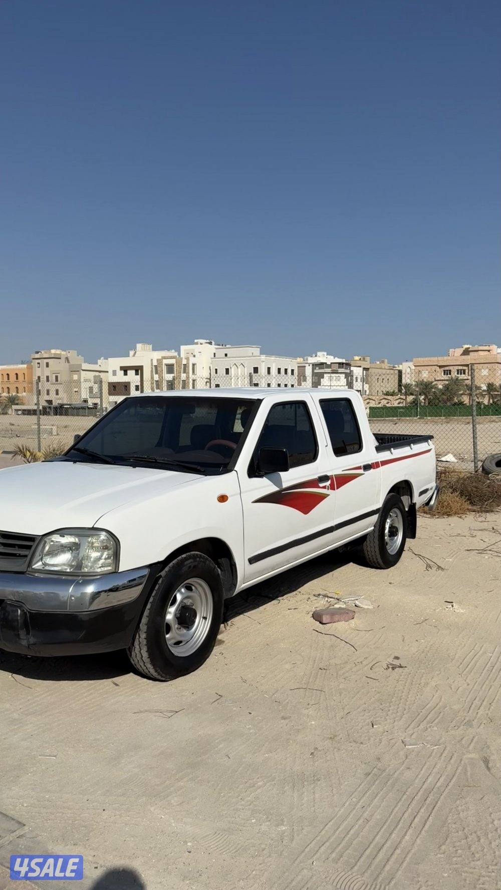 للبيع ددسن ٢٠١٣ صبغ الوكاله ماعدى قطعه0