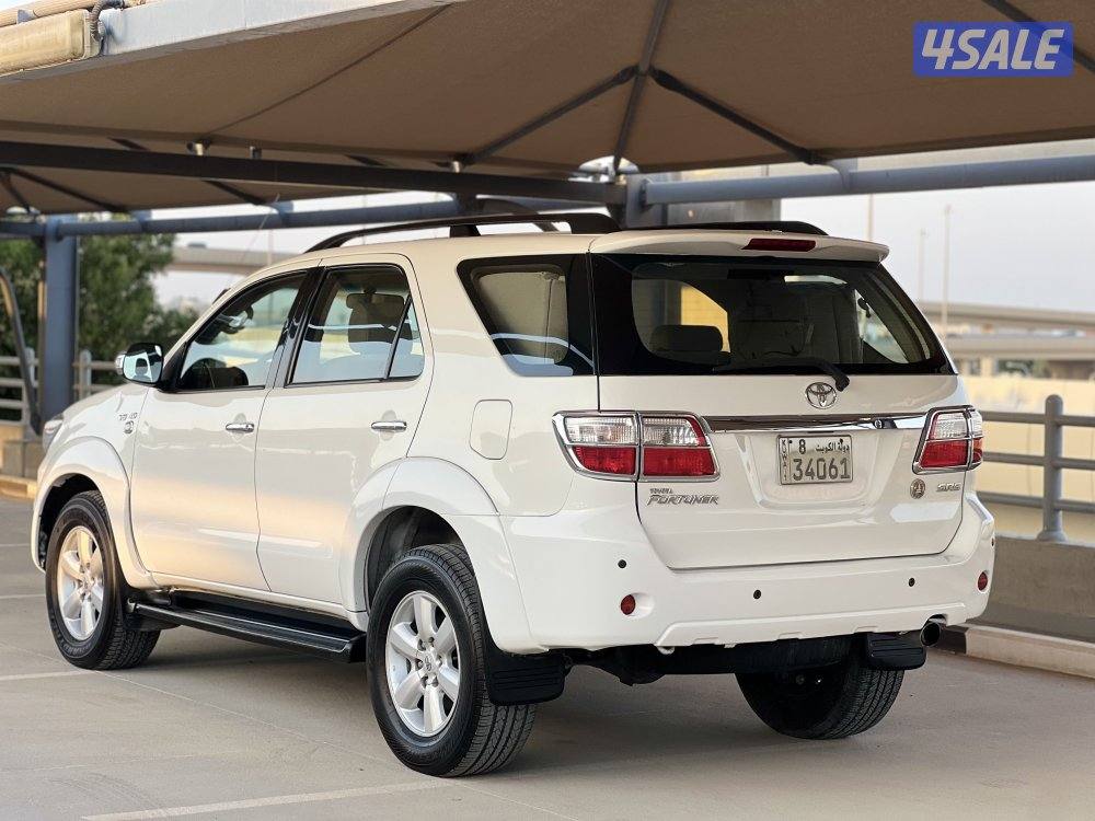 للبيـــــع فورتنرV6 - م 2011 - وارد الساير - بحالة وكالة1