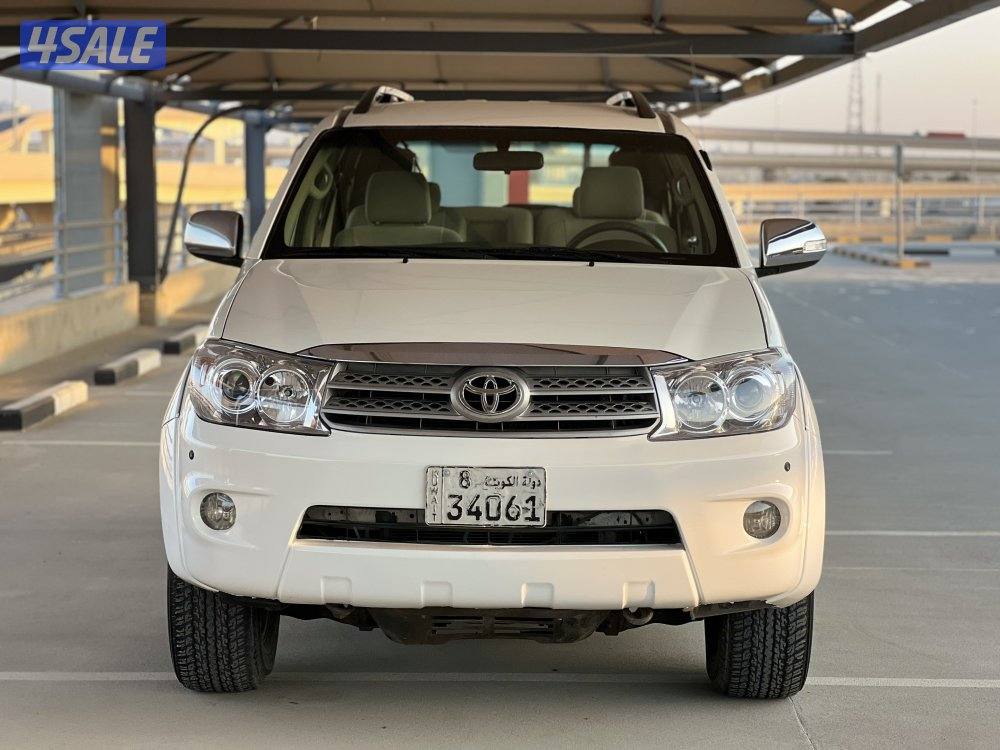 للبيـــــع فورتنرV6 - م 2011 - وارد الساير - بحالة وكالة4