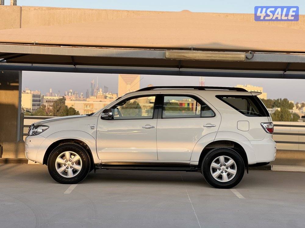 للبيـــــع فورتنرV6 - م 2011 - وارد الساير - بحالة وكالة6