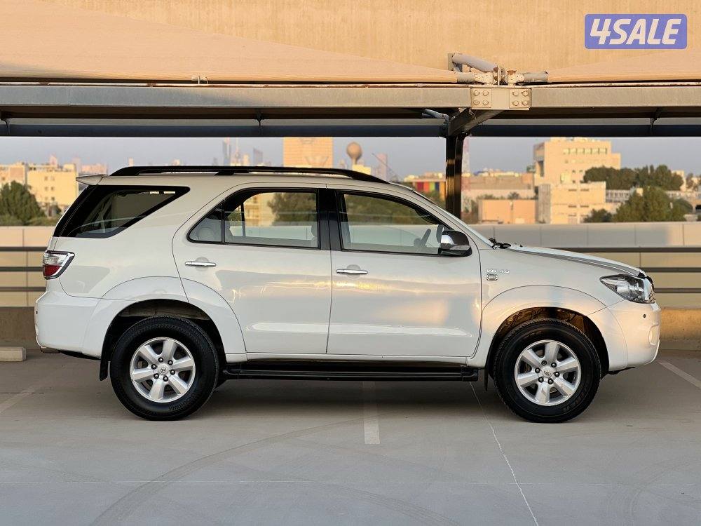 للبيـــــع فورتنرV6 - م 2011 - وارد الساير - بحالة وكالة7