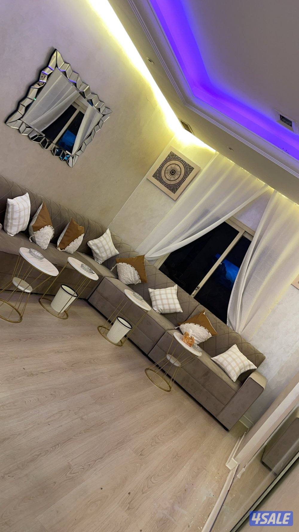 للبيع شقه خلو علي البحر1