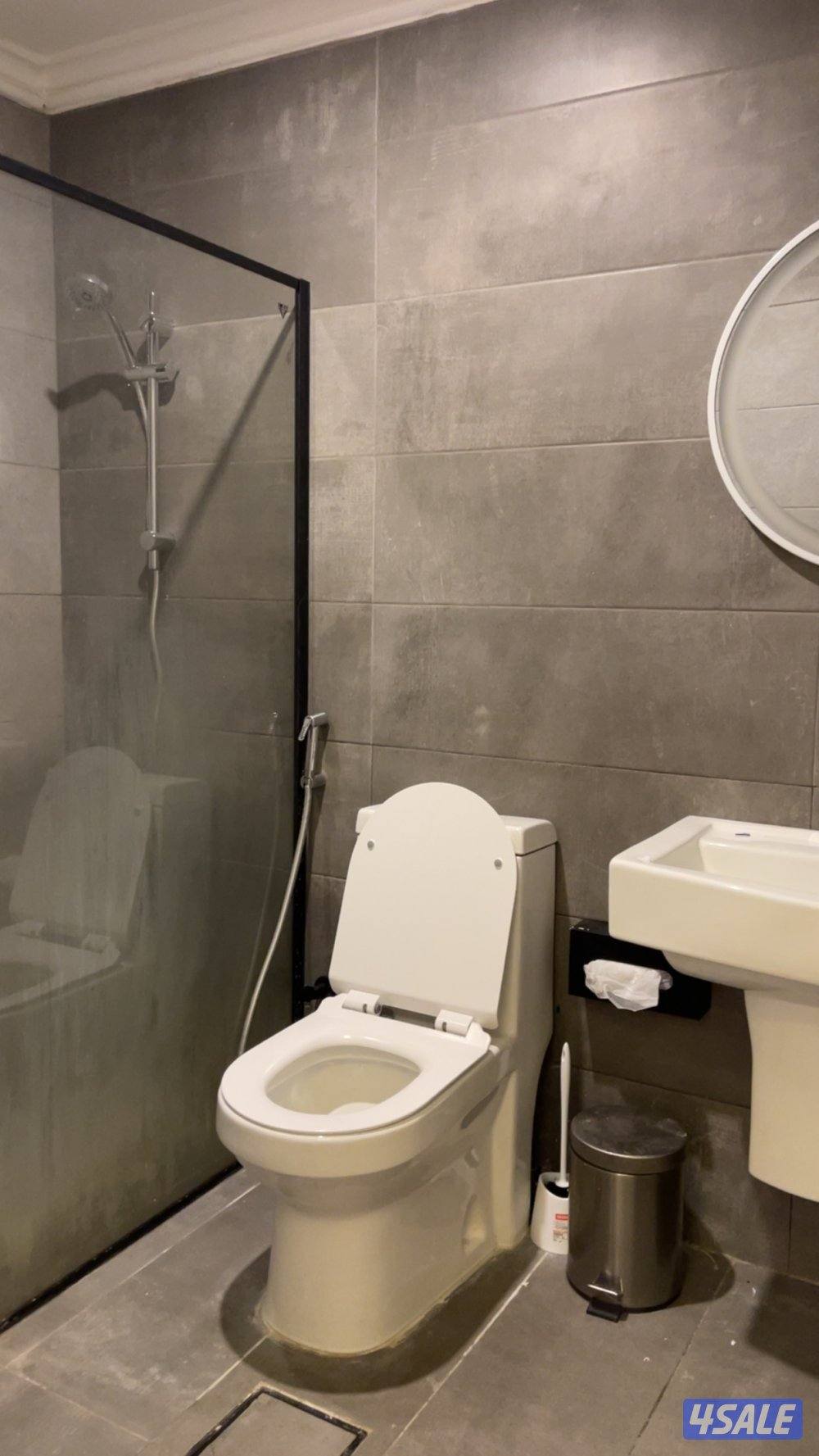 للبيع شقه خلو علي البحر7