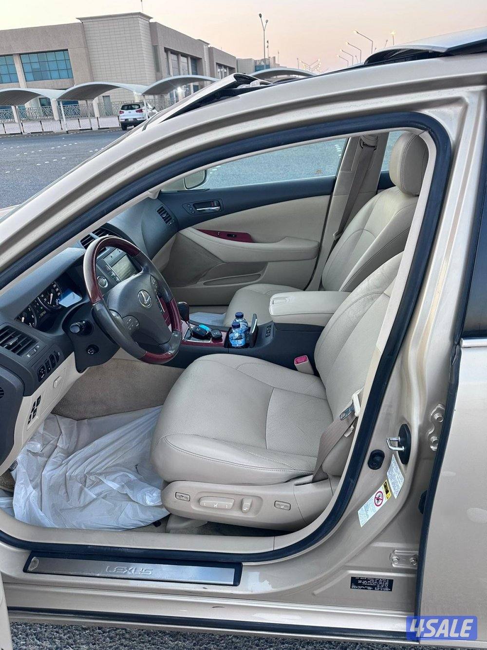 للبيع لكزس ES350موديل 2008 شرط الفحص نظيفه جدا4