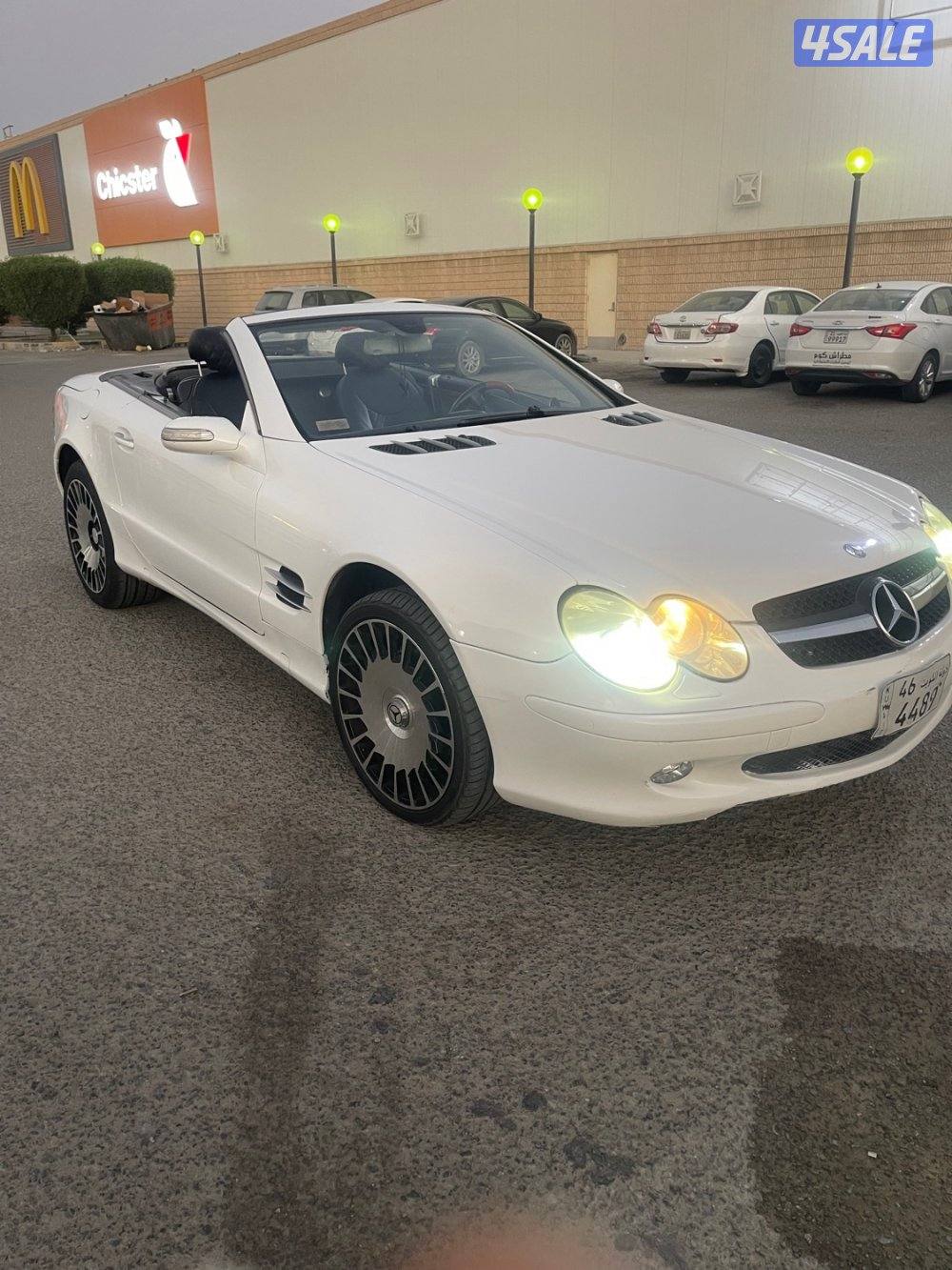 للبيع مرسيدس500SLاللون ابيض من داخل اسود موديل2005كشف شرط الفحص1