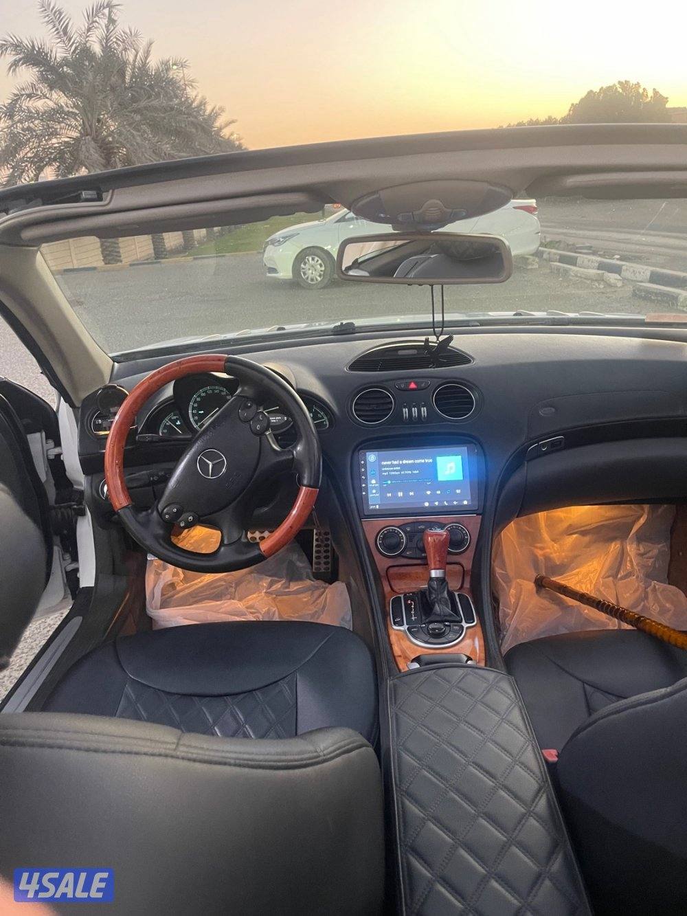 للبيع مرسيدس500SLاللون ابيض من داخل اسود موديل2005كشف شرط الفحص6