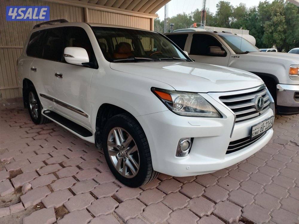 للبيع جيب لكزس 2013 سبورت1