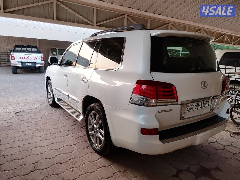 للبيع جيب لكزس 2013 سبورت3