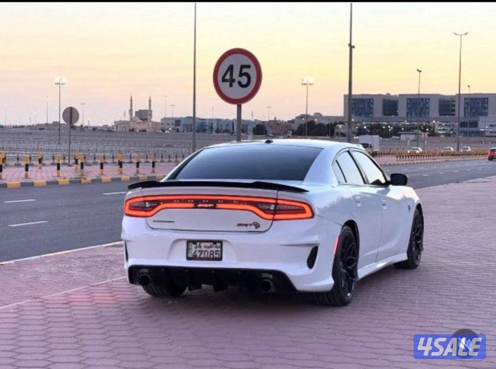 للبيع دوج تشارجر 2015 السياره نظييييييفه1