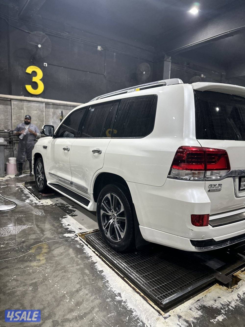 غراند تورنق فول مخمل عداد ٣٠٠ الف شرط الفحص المالك الأول0